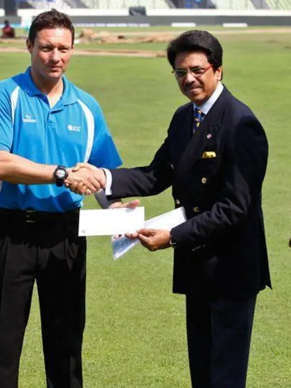 Elite umpires donate US$10,000 to Operation Cleft charity