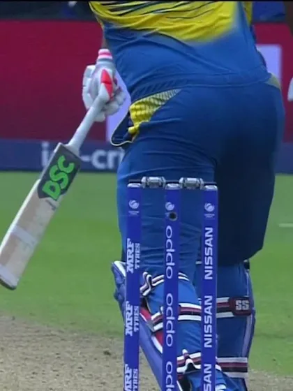 WICKET: Thisara Perera is dismissed by Junaid Khan for 1