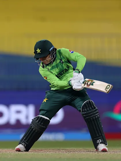 Melie Kerr clatters Fatima Sana's stumps | CWC25
