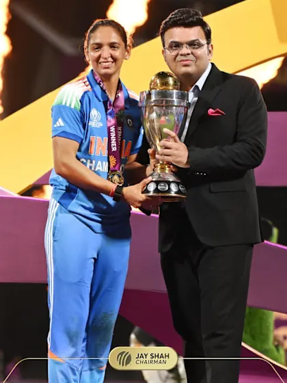 ICC Chairman Mr. Jay Shah presents the ICC Women’s Cricket World Cup trophy to India Captain Harmanpreet Kaur
