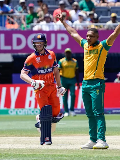 Ottneil Baartman takes three in the final over | NED v SA | T20WC 2024