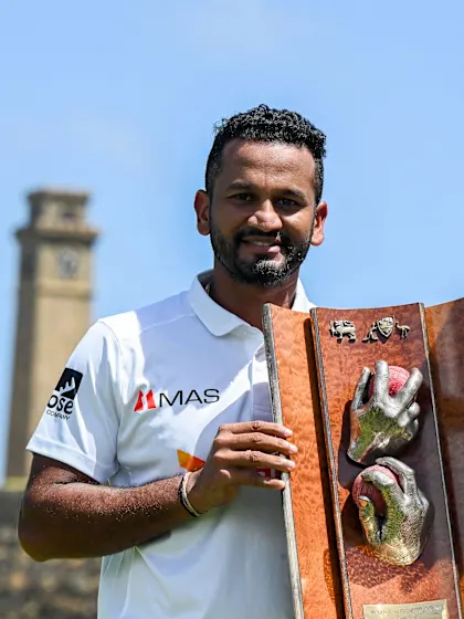 Sri Lanka hand debut to experienced spinner as Head passed fit for Galle Test