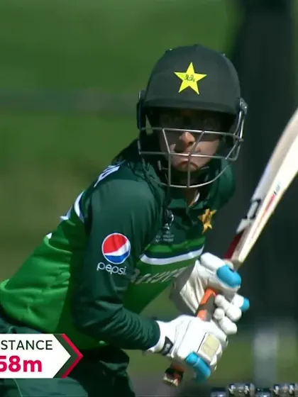 SIX: Muneeba Ali with a huge hook