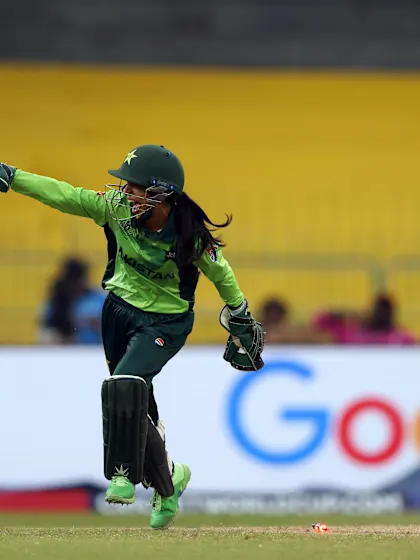 Sidra Nawaz lights the bails in a flash | CWC25