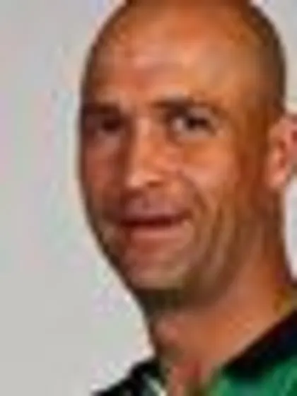 Botha announces retirement