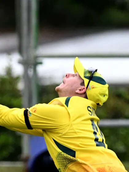 Smith pulls in screamer as Green helps Australia cruise past Zimbabwe