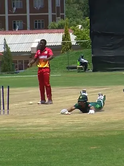  ICC U19 CWC: PAK v ZIM – Tugwete runs out Akram just after his 50