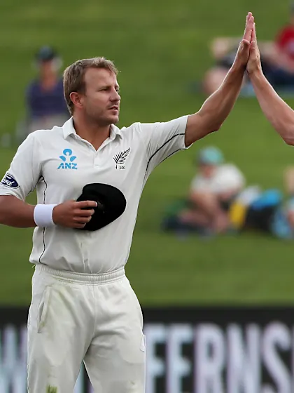 Matt Henry called in as cover for Neil Wagner