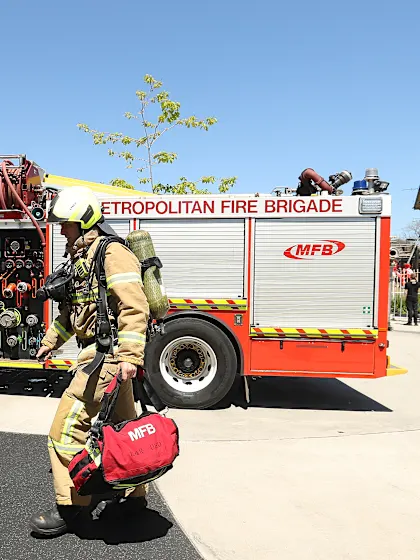 Australia, New Zealand to wear black armbands to honour fire personnel
