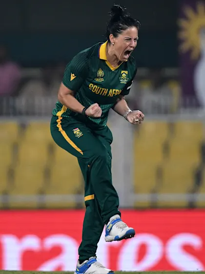 Marizanne Kapp's twin strikes in first over | CWC25