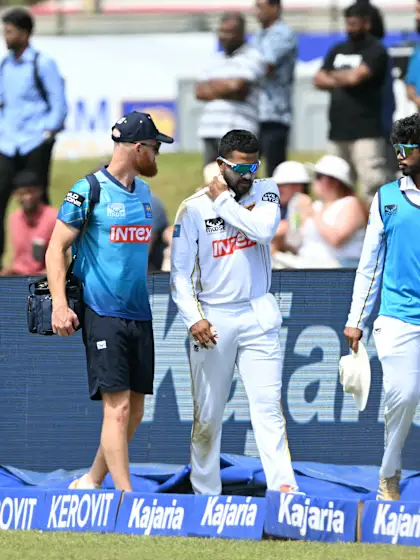 Sri Lanka star sent for precautionary scan following injury