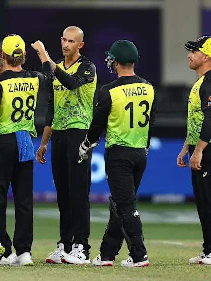 Agar gets Malan with a faint tickle to Wade