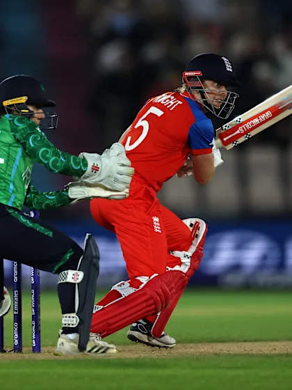 England continue winning run, Sri Lanka stun New Zealand