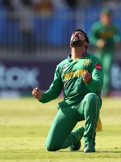 Shamsi grabs another caught and bowled