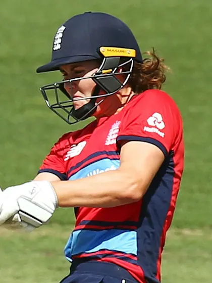 Beaumont, Sciver hit 50s as England race to victory