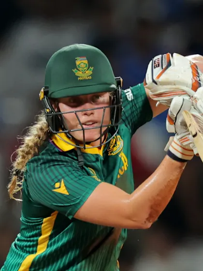Dercksen's consecutive sixes turn the tide for the Proteas | CWC25
