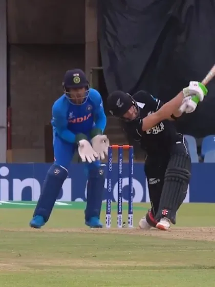 Nissan POTD: Fergus Lellman tonks a big six over deep midwicket