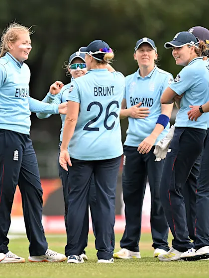 England boost semi-finals hopes as Pakistan crash out
