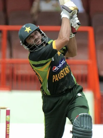 Zulfiqar, Afridi lead Pakistan to last-ball win