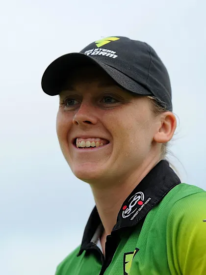 Heather Knight takes the lead as Storm qualify for Finals Day
