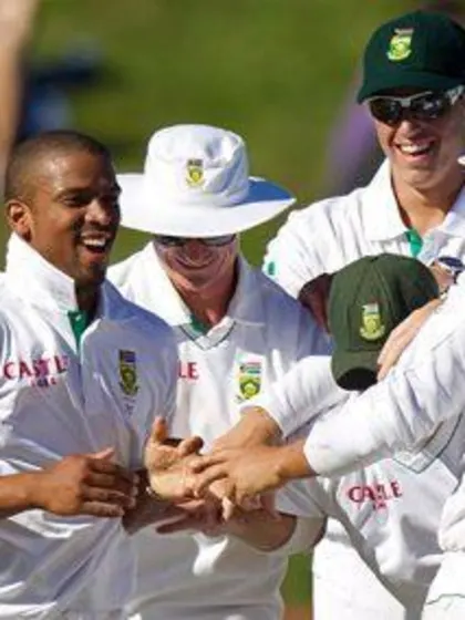 Philander on fire as South Africa turn screw