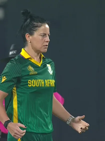 Amy Jones - Wicket - England Women vs South Africa Women