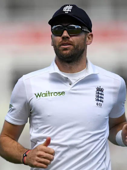 Anderson reclaims No.1 bowling spot