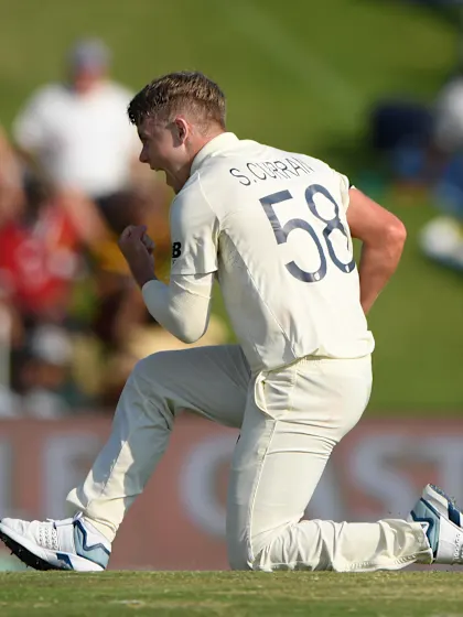 Curran four-for cancels out de Kock 95 on even first day