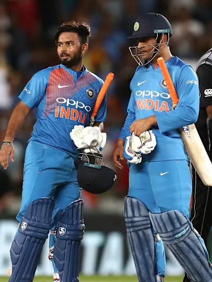 'Unfair to compare Pant and Dhoni' – India bowling coach