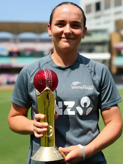 White Ferns celebrate Melie Kerr's 2024 ICC honours | CWC25