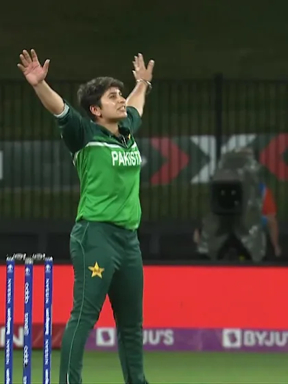 Wicket: Dar snares Knight to pick up her third