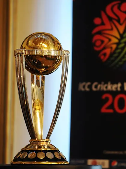 Steyn and Morkel dive with CWC trophy