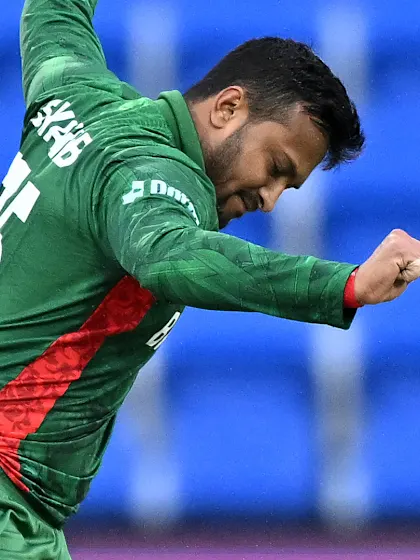 Wicket - Scott Edwards - Bangladesh v Netherlands ICC T20WC 2022