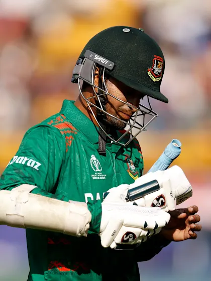 Topley cleans up Shakib with a beauty | CWC23