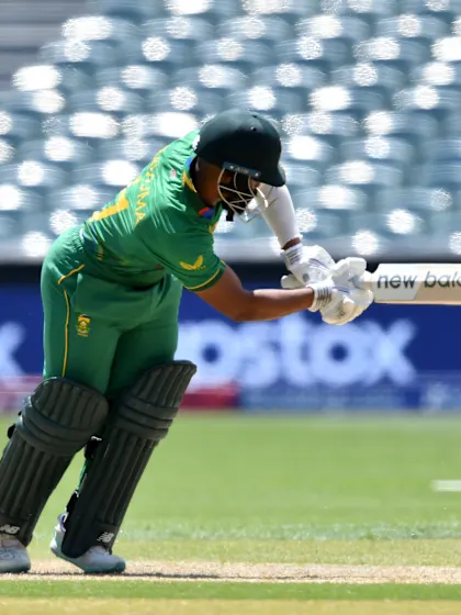 Logo of Temba Bavuma exposes his stumps and Paul van Meekeren crashes them down | T20WC 2022