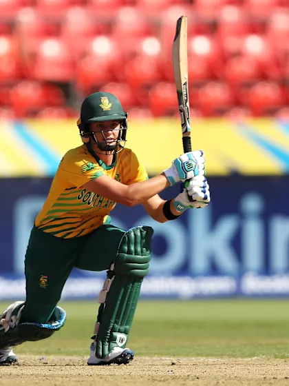 Wolvaardt bares teeth as South Africa seal semi-final spot