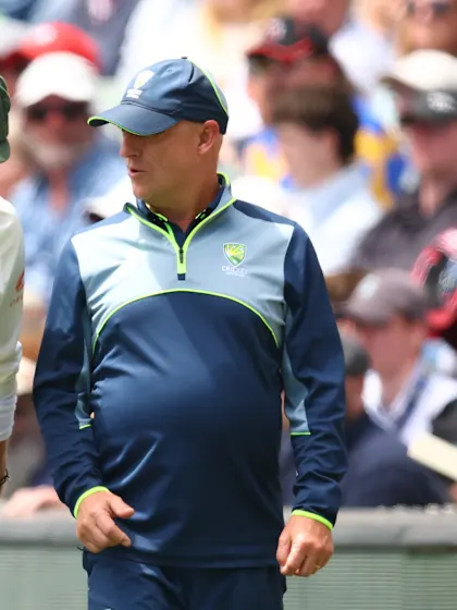 Lyon injury slows Australia's bid for Ashes-clinching win