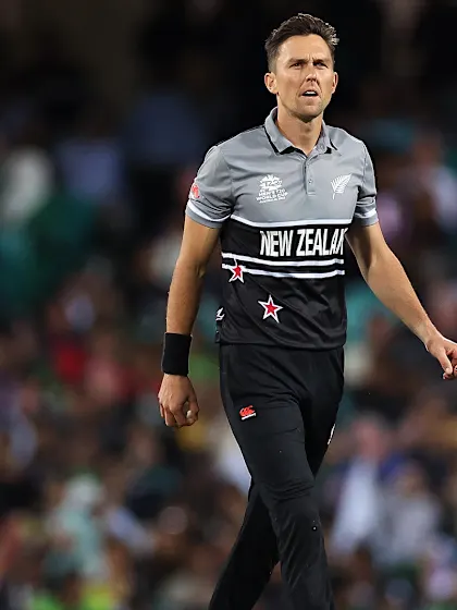 Trent Boult commits to New Zealand after contract compromise