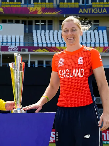 WT20: Knight and Lanning look ahead to final at trophy photoshoot