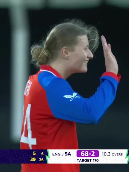 Marizanne Kapp - Wicket - England vs South Africa