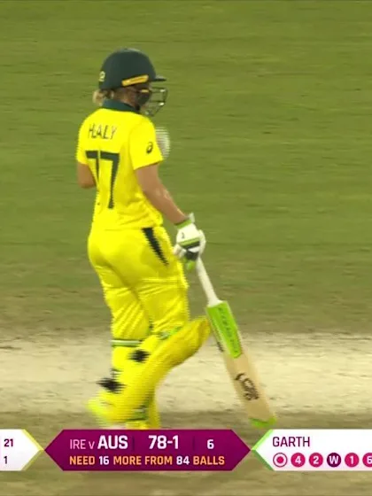 Nissan POTD - Healy smashes a six to bring up her fifty