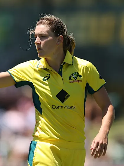 Sutherland reaches career-best fourth place among bowlers in the latest ICC Women's T20I player rankings