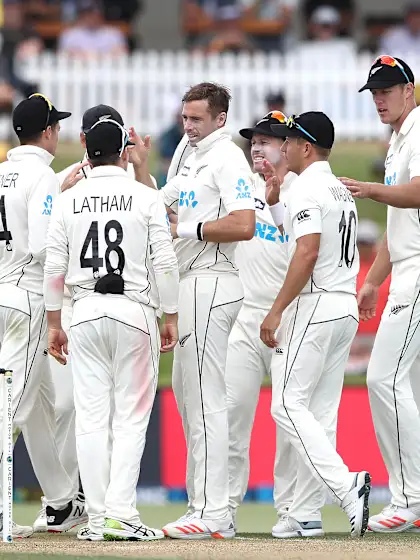 Southee claims 300th Test wicket as New Zealand press advantage