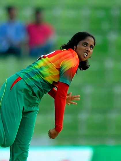 Khadija Tul Kubra’s six-for sets up big Bangladesh win