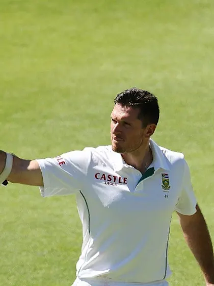 Smith falls cheaply as South Africa totters