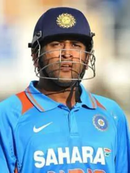 Dhoni wants batsmen to step up for CWC 2011