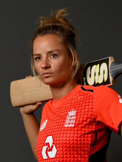 #OnTheUp: No-look shots and Bumrah's clone