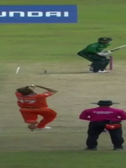 MT20WC26_PAK_NED_FAHEEM_BATTING_POTMHL_9x16