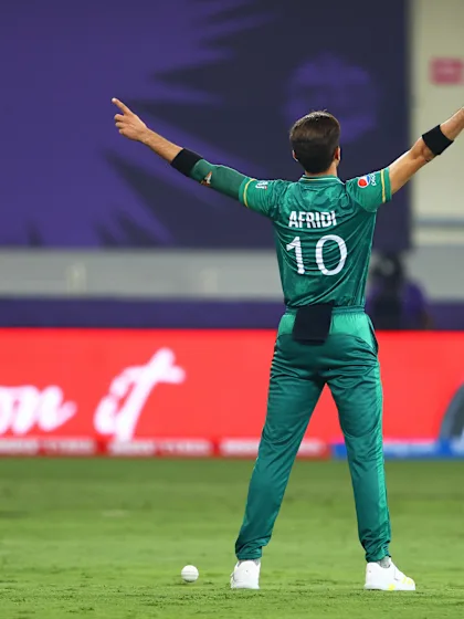 Shaheen Afridi traps Rohit Sharma plumb