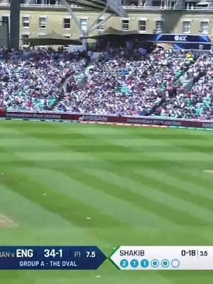 FIFTY: Alex Hales brings up his 50